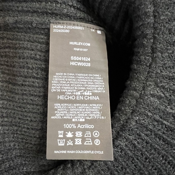 Hurley Black Cable Knit Caylin Beanie Cap With Hat Brim Visor NWT - Picture 5 of 5